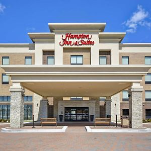 Hampton Inn & Suites Detroit/Warren Exterior photo