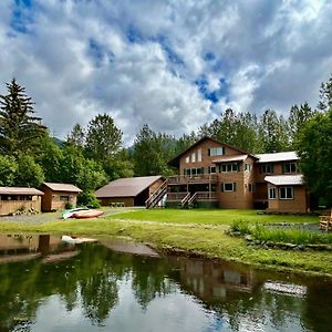 Bear Lake Lodgings B&B Seward Exterior photo