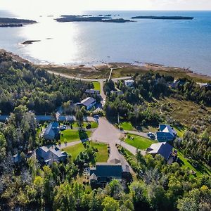 Craftsman Cottage With Hot Tub Near Beach Wiarton Exterior photo