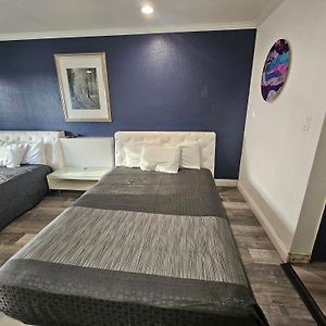 Flamingo Inn Rosemead Room photo