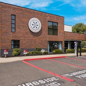 The Hub Middletown Red Bank- Best Western Signature Collection Hotel Exterior photo