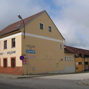 Penzion U Tocika Hotel Kunzak Exterior photo