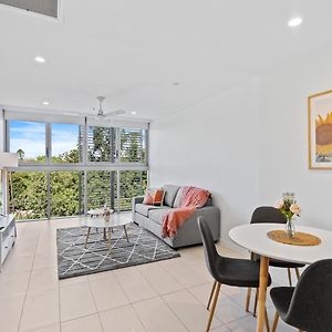 Cozy 1 Bedroom In The Heart Of South Brisbane With Parking Exterior photo