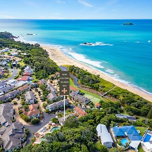 Sapphire Beach Poolside Retreat Apartment Kororo Basin Exterior photo