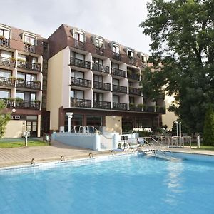 Ensana Thermal Sarvar Hotel Exterior photo