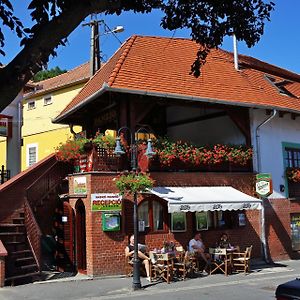 Vasko Panzio Borpince Bed & Breakfast Tokaj Exterior photo