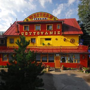 Western Penzion Hotel Ruzomberok Exterior photo