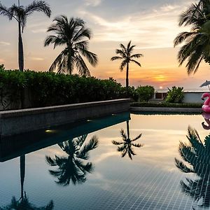 Ap Natai Luxury Beachfront Pool Villas Phang Nga Exterior photo