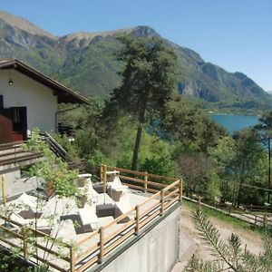 Unterkunft Wohnung Im Erdgeschoss Mit Position Im Ueberblick Auf Dem See Pieve Di Ledro Exterior photo