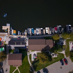 Sauble River Marina And Lodge Resort Sauble Beach Exterior photo