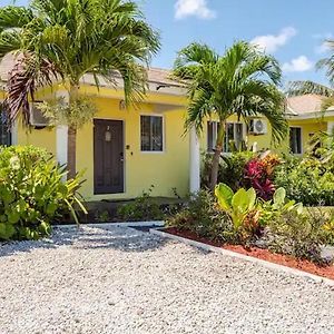 Tropicabana Apartment Nassau Exterior photo