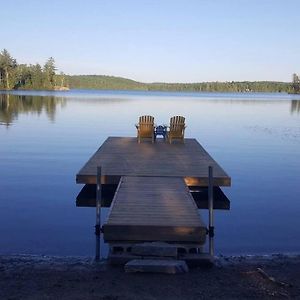 Lakefront Cottage In Muskoka Novar Exterior photo