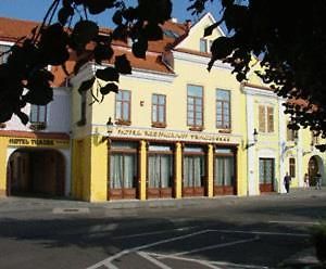 Hotel Traube Medias Exterior photo