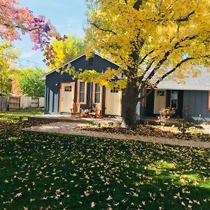 Eastside Guesthouse And Bivy Bishop Exterior photo