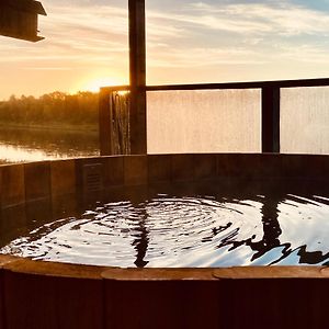 Cozy Cabin With Large Cedar Hot Tub Villa Chelmsford Exterior photo