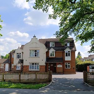 Gainsborough Lodge Horley Exterior photo