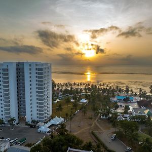 Sun N Sand Beach Resort Mombasa Exterior photo