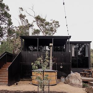 'Sisters' - Cliff Top Cabin With Hot Tub Villa Spring Beach Exterior photo