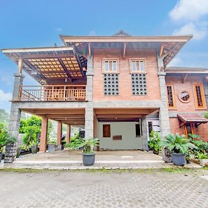 Capital O 93873 Sokkyo Homestay Sleman  Exterior photo