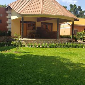 Secrets Guest House Entebbe Exterior photo