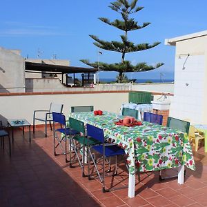 Villetta Con Terrazza Sul Mare Santa Margherita Marina Messina Exterior photo