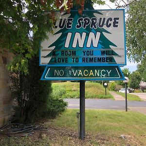 Ludington Blue Spruce Inn Exterior photo