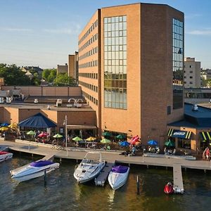 Oshkosh Waterfront Hotel & Convention Center Exterior photo