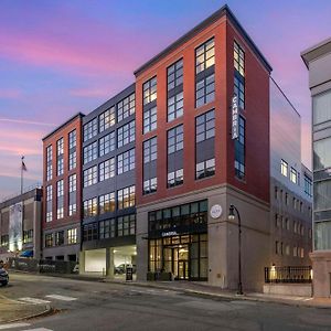 Cambria Hotel Portland Downtown Old Port Exterior photo