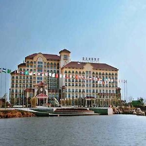 Haiyang Shenglong Jianguo Hotel Fengcheng  Exterior photo