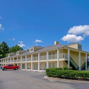 Quality Inn Laurinburg Exterior photo