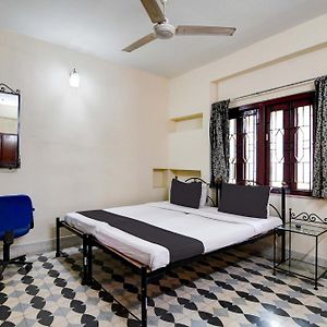 Oyo Simplex Guest House Behala Kolkata Exterior photo