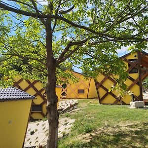 Glamping Apiturizem Kr'Bee Villa Mala Nedelja Exterior photo