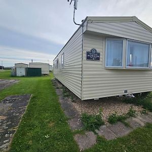 3 Bedroom Caravan Close To Beach And Fantasy Island Ingoldmells Exterior photo