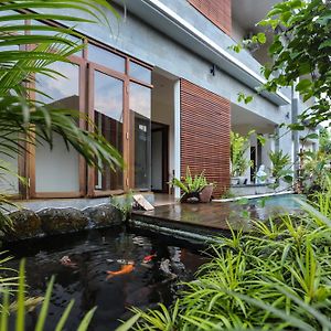 Simple Classic Room With Own Kitchen & Shared Pool Ubud  Exterior photo