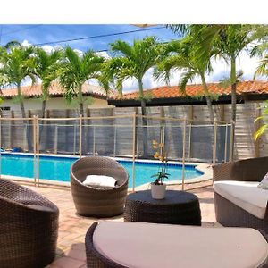 Gorgeous 4 Bedroom With Pool Centrally Located Miami Exterior photo