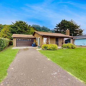 Ocean Breeze Retreat Villa Yachats Exterior photo