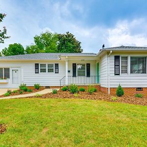 Dogwood Cottage With Fireplace 1 Mi To University High Point Exterior photo