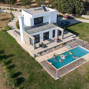 Villa & Stone House With Pool, 10 Mins To Skala Eressos Beach Exterior photo