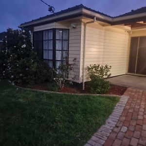 Two Separate Rooms At 34 Clarevale Clayton Exterior photo