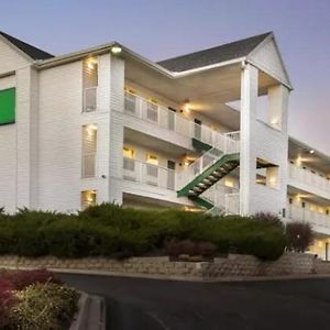 Birch Hill Suites Kansas City - Independence Exterior photo