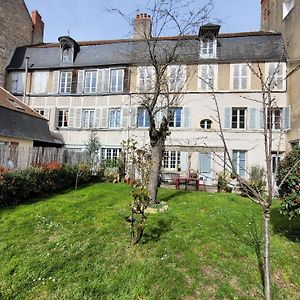 La Cour Du Chateau Bed & Breakfast La Charite-sur-Loire Exterior photo