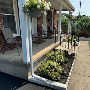 Downtown Willoughby Historic District Gem #2 Apartment Exterior photo