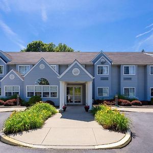 Microtel Inn & Suites By Wyndham Bethel/Danbury Exterior photo