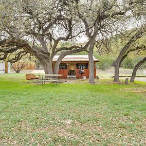 Cabana Luna Cabin With Deck, Swing And Fire Pit! Villa Rio Frio Exterior photo