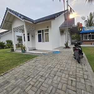 Villa Harmony Anyer Exterior photo