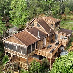 Huge Chalet Cabin W Hot Tub, Wraparound Deck, Wifi Villa Great Cacapon Exterior photo