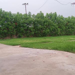 Vasundhara Garden Hotel Pukhrayan Exterior photo