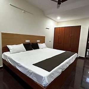 Fabhotel Svr Grand - Nr Kukatpally Metro Station Hyderabad Exterior photo