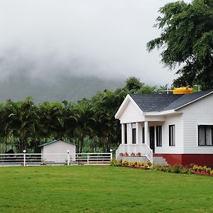 The White House With Swimming Pool Villa Wai Exterior photo