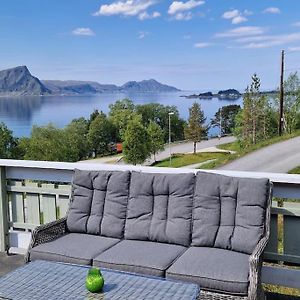 Hus Med 5 Soverom Pa Hakallestranda I Vanylven Villa Sandvik  Exterior photo